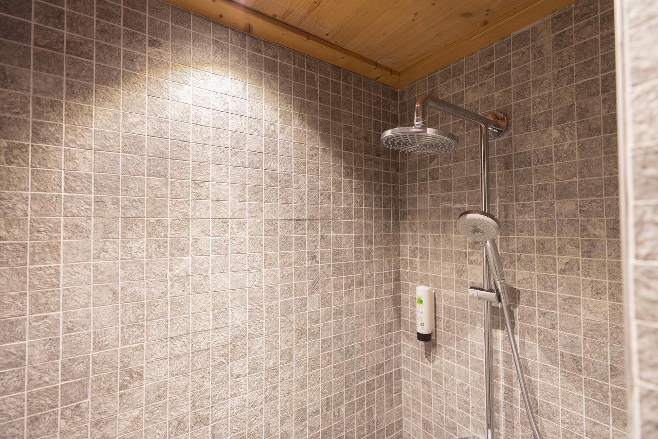 Les Cabanes De La Maison Rouge FRENCH ALPS Екстериор снимка